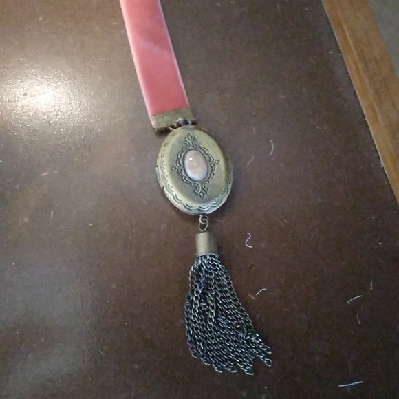 Victorian Like Bookmarks - Picture 3 of 5